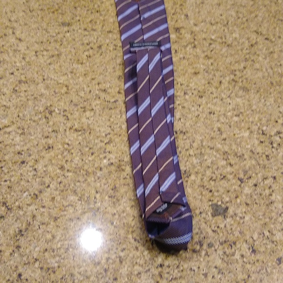Gentleman's Closet Tie - Picture 3 of 4